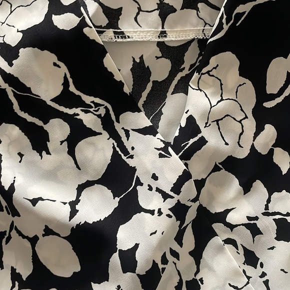 Crossover blouse - Picture 3 of 3